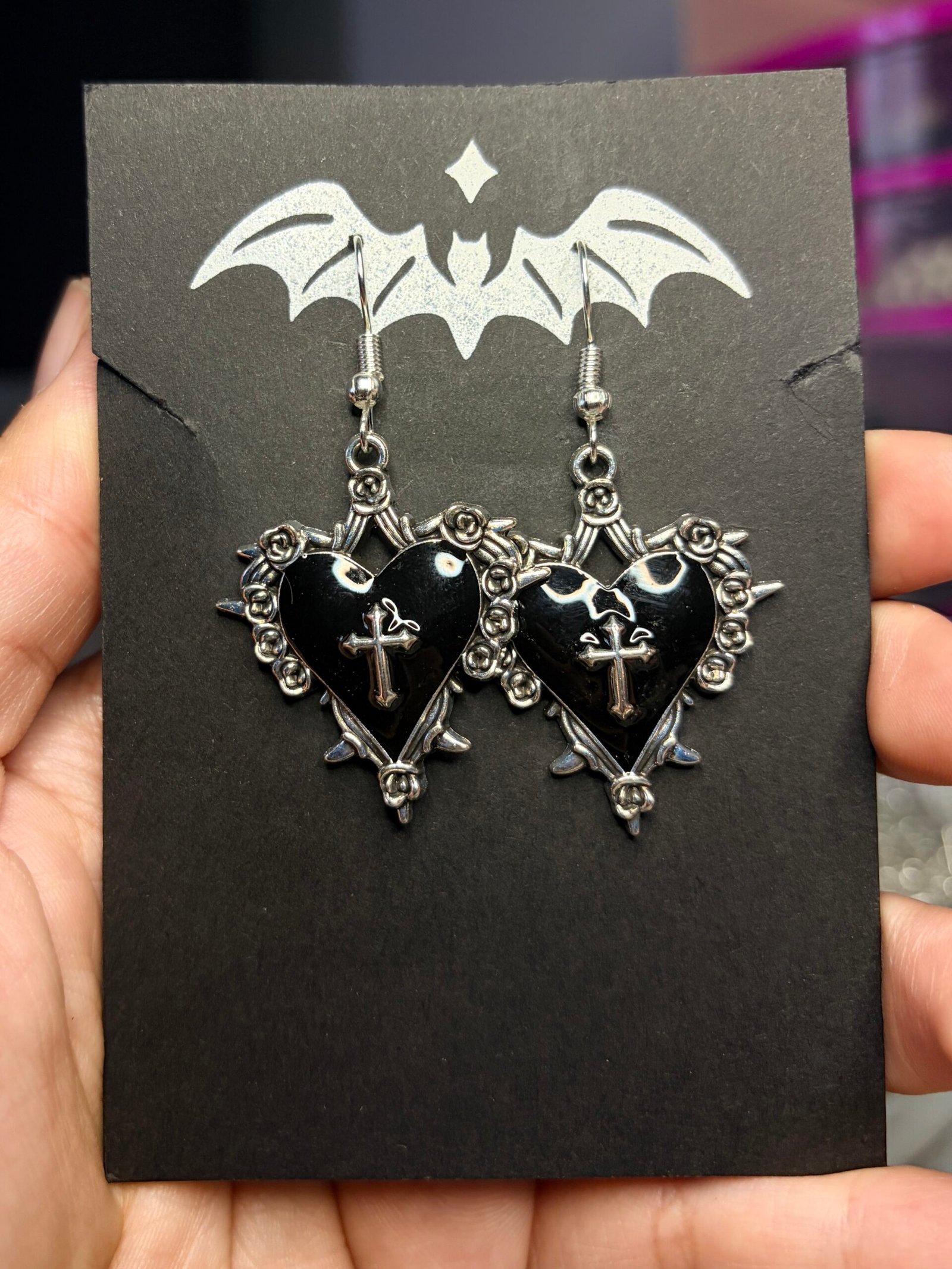 Aretes Corazón Gótico