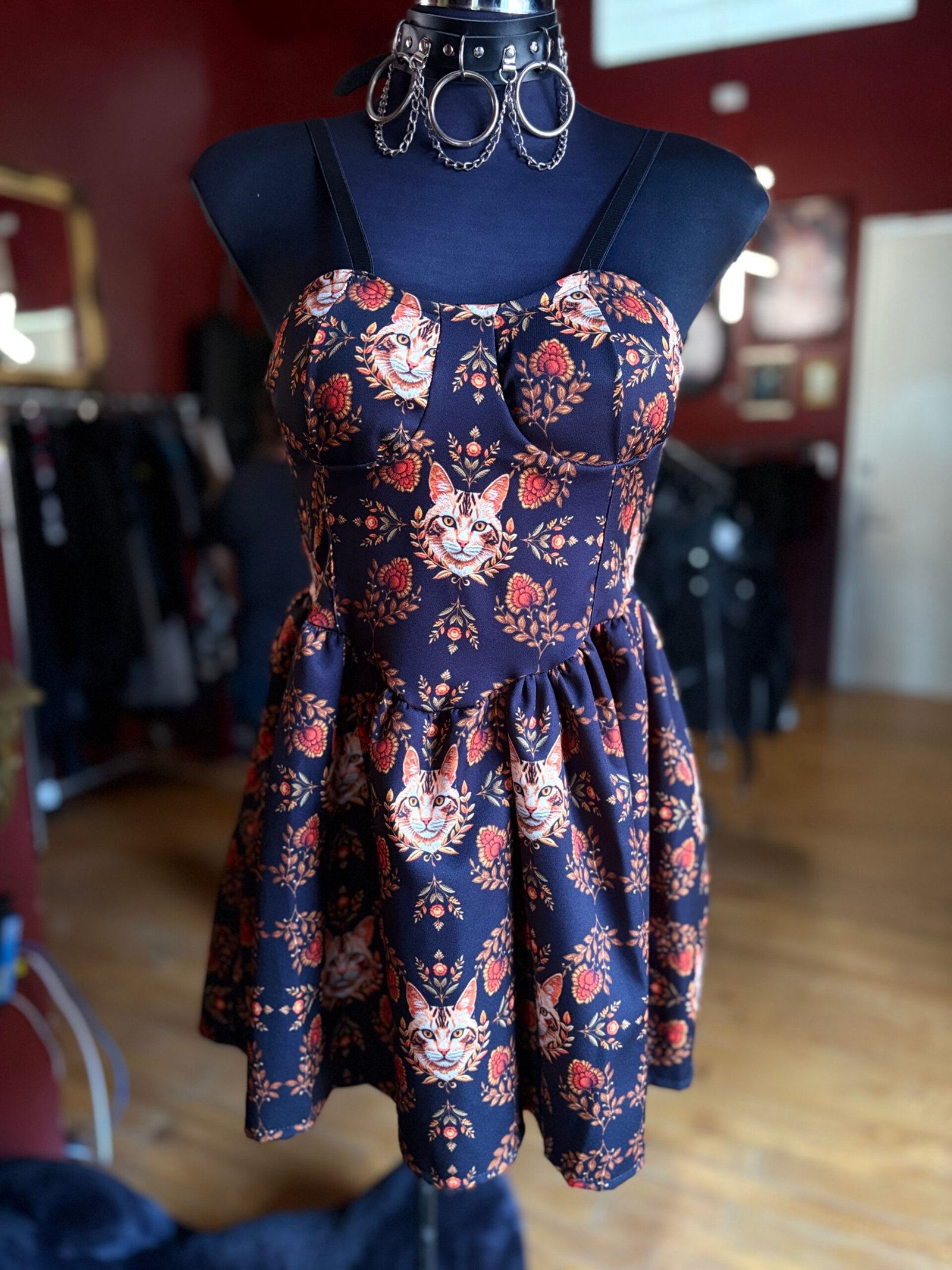 Vestido Gato Otoñal
