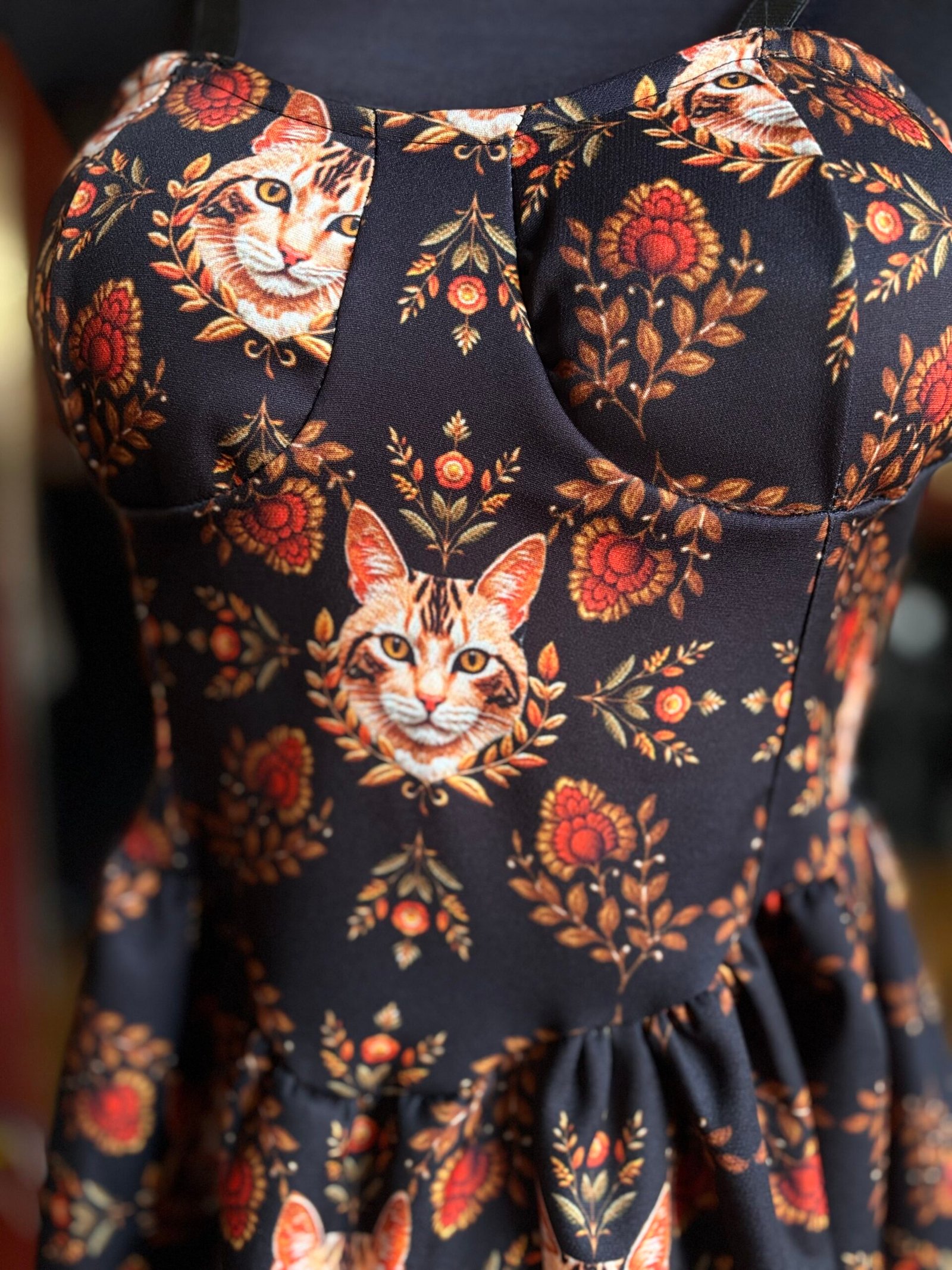 Vestido Gato Otoñal - Imagen 2