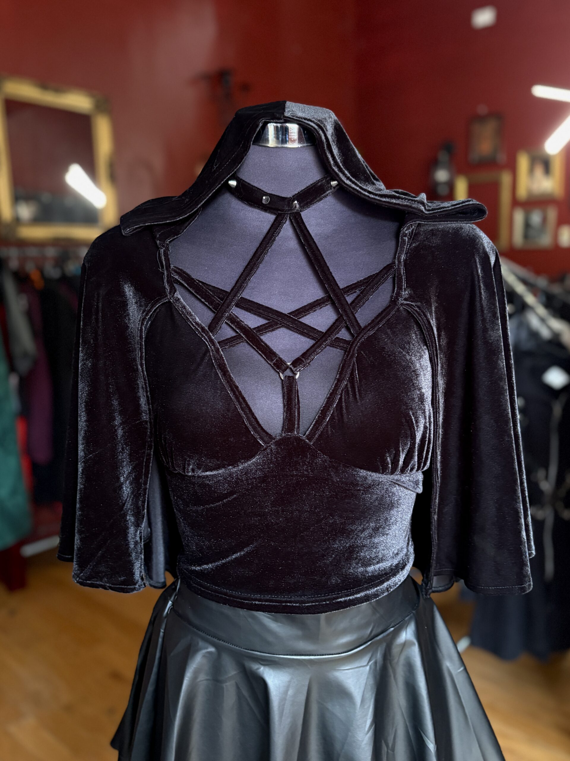 Blusa Terciopelo Pentagrama con Gorro - Imagen 2