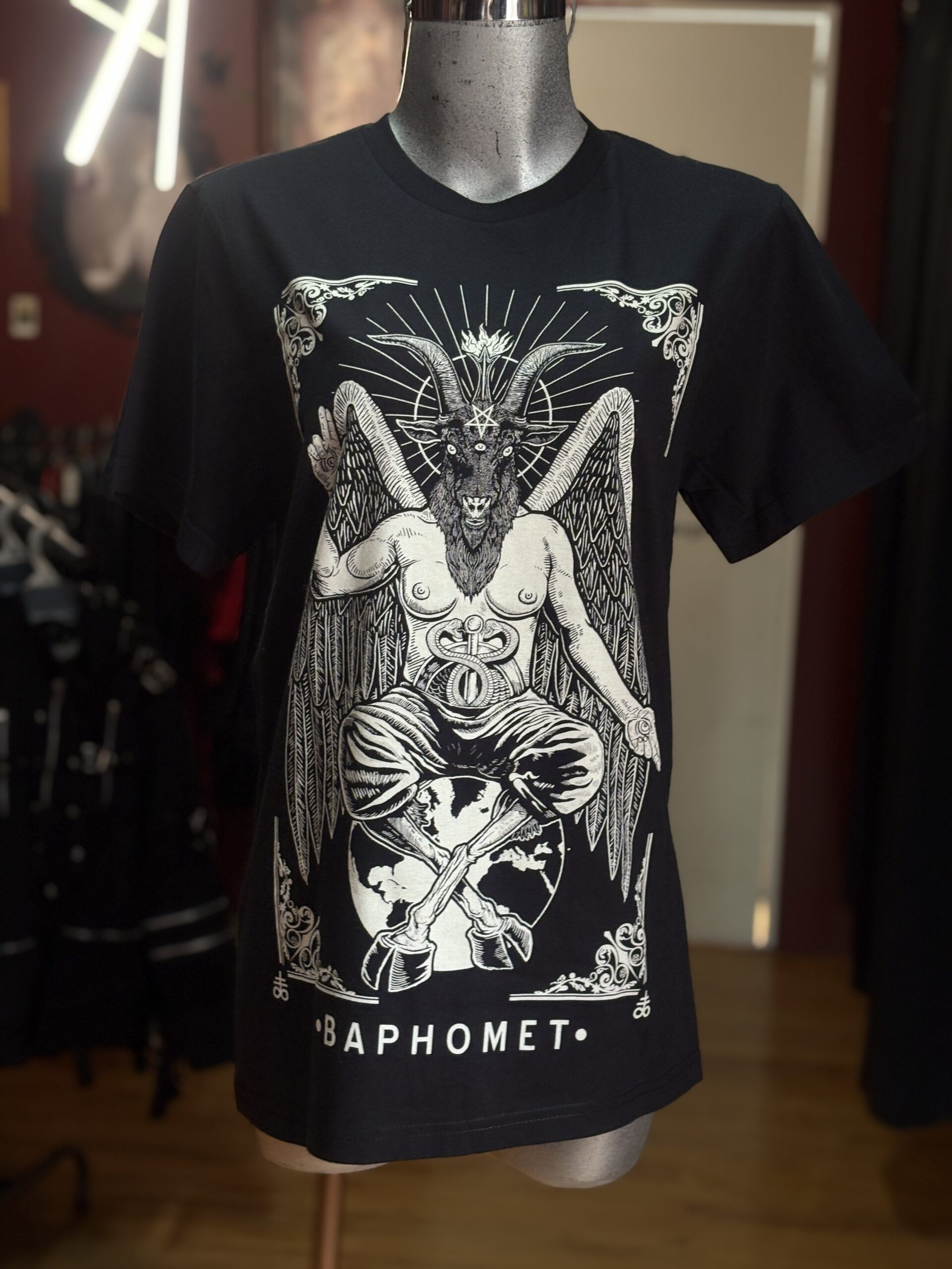 Playera Baphomet - Dr. Horror